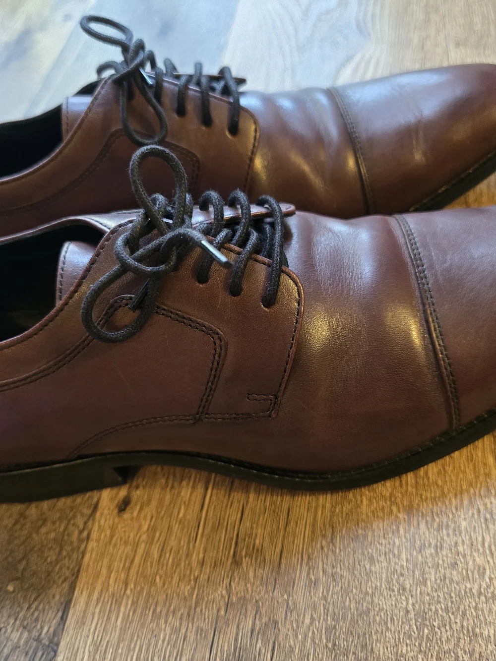 Johnston & Murphy Men's Leather Lace-Up Oxfords